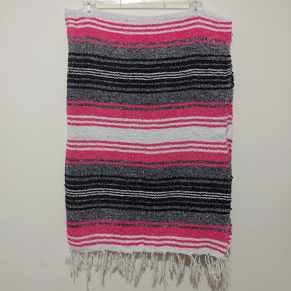 Frank's Textiles Falsa Zarape Woven Blanket, Pink, White & Black Fringe, C01